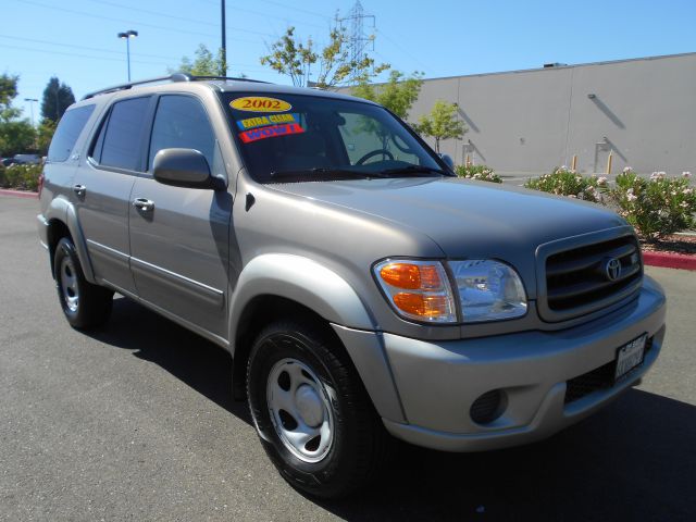 Toyota Sequoia 2002 photo 2