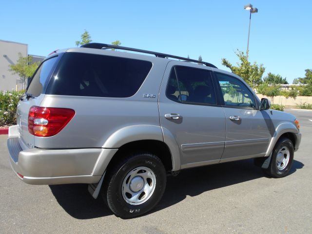 Toyota Sequoia 2002 photo 4