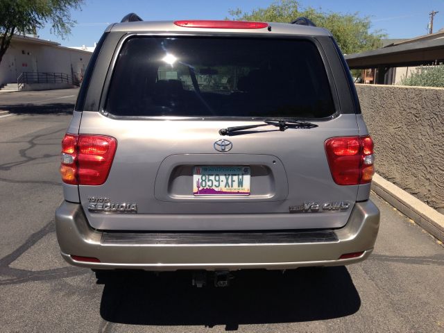 Toyota Sequoia 2002 photo 8