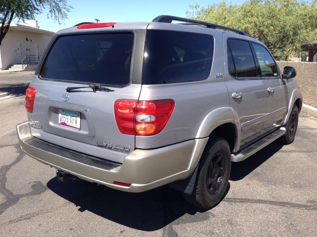 Toyota Sequoia 2002 photo 9