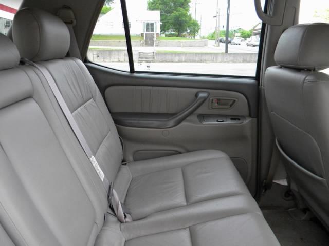 Toyota Sequoia 2002 photo 12