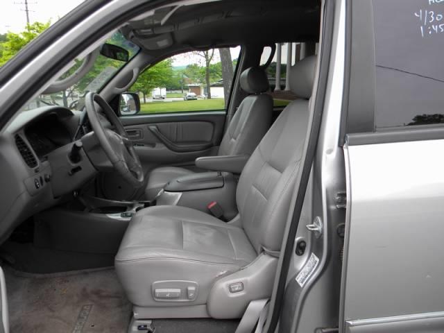 Toyota Sequoia 2002 photo 14