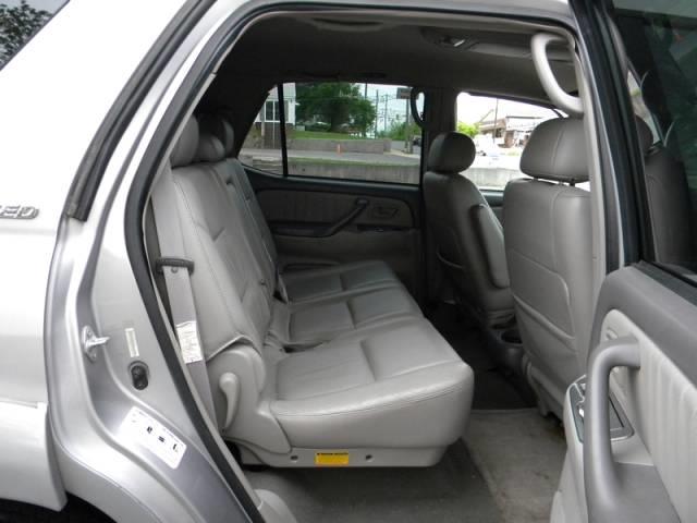 Toyota Sequoia 2002 photo 19