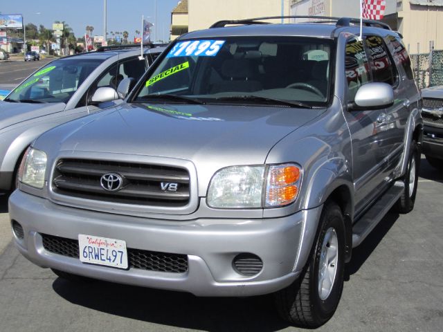 Toyota Sequoia 2002 photo 1