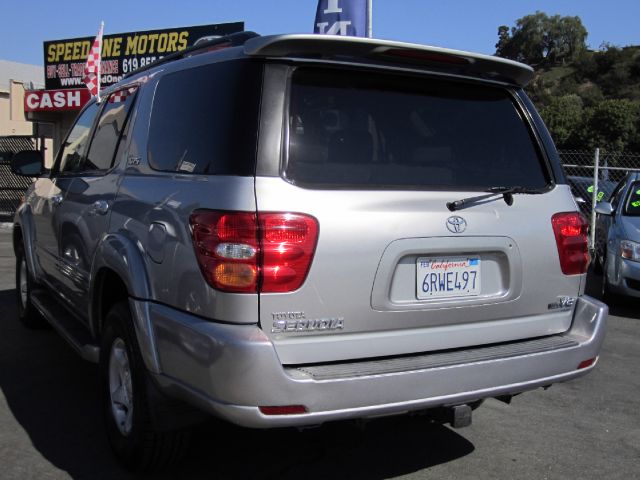 Toyota Sequoia 2002 photo 3