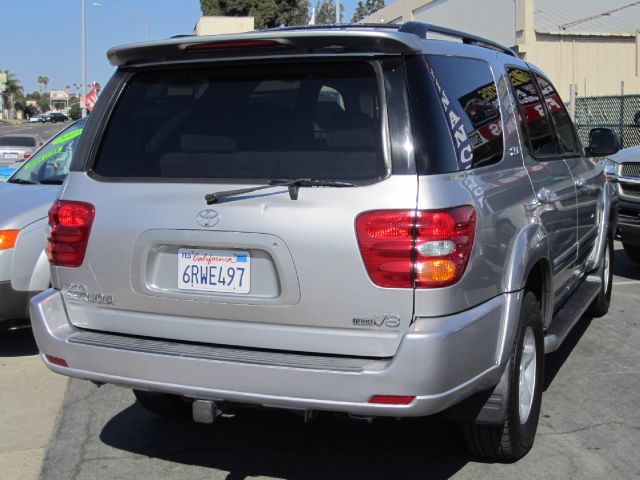 Toyota Sequoia 2002 photo 4