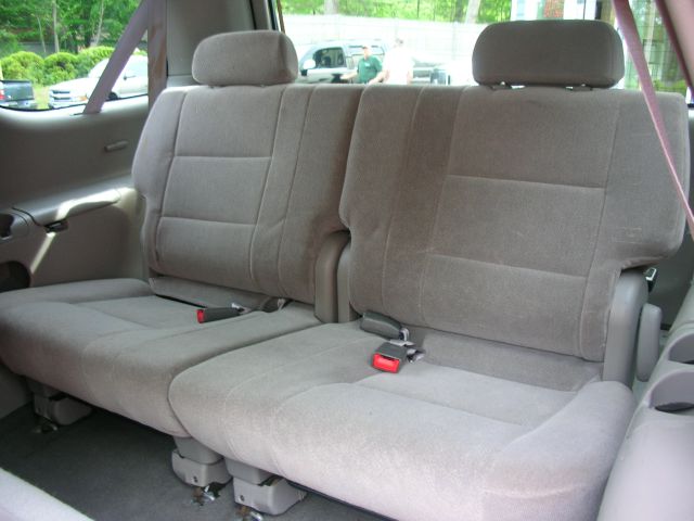 Toyota Sequoia 2002 photo 7