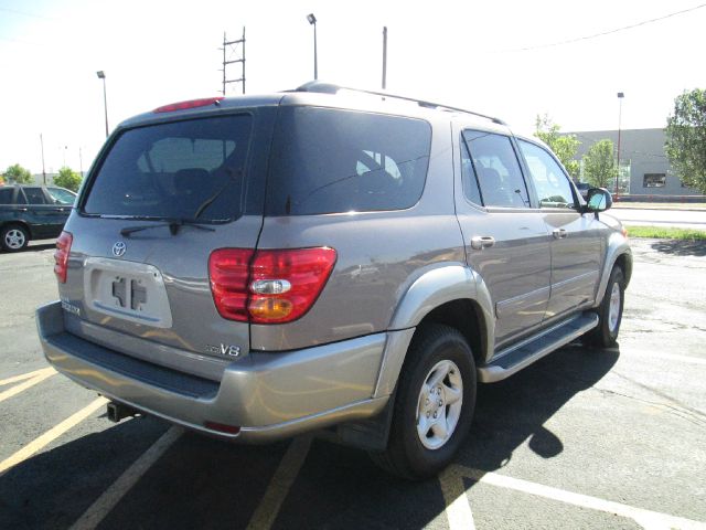 Toyota Sequoia 2002 photo 3