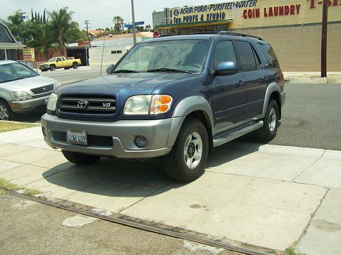 Toyota Sequoia 2002 photo 1