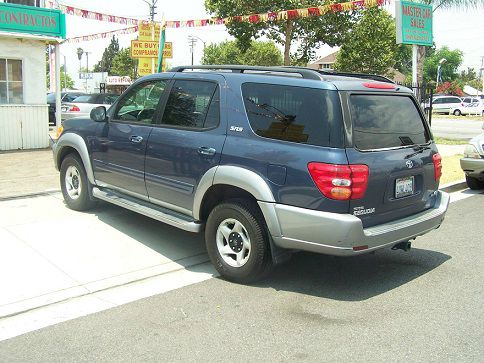 Toyota Sequoia 2002 photo 2