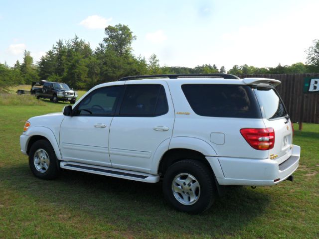 Toyota Sequoia 2002 photo 2