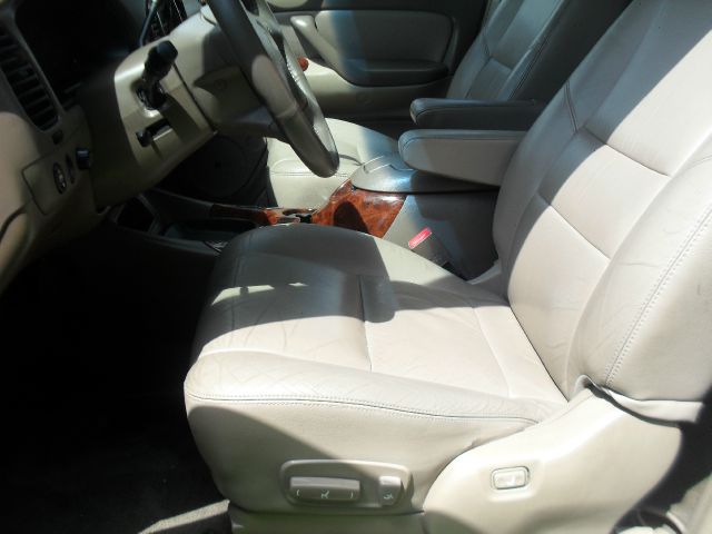 Toyota Sequoia 2002 photo 30