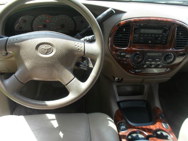 Toyota Sequoia 2002 photo 5