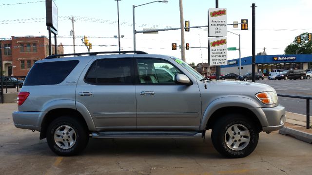 Toyota Sequoia 2002 photo 4