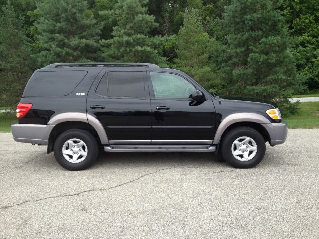 Toyota Sequoia 2002 photo 1