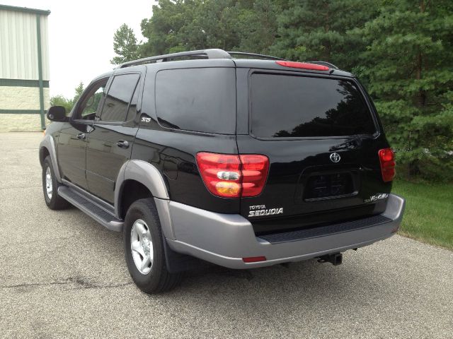 Toyota Sequoia 2002 photo 4