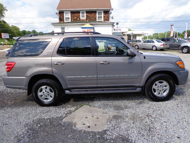 Toyota Sequoia 2002 photo 2