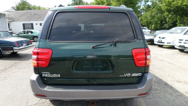 Toyota Sequoia 2002 photo 1