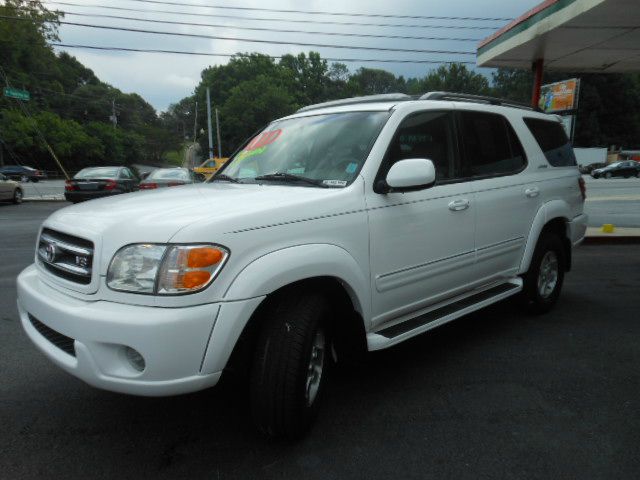 Toyota Sequoia 2002 photo 1