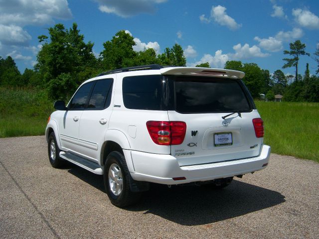 Toyota Sequoia 2002 photo 1