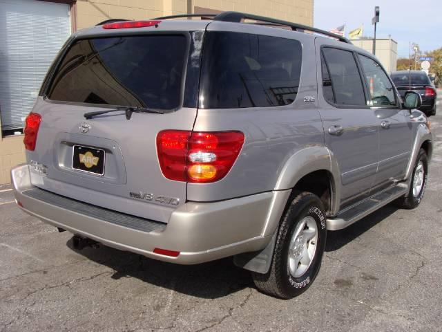 Toyota Sequoia 2002 photo 4