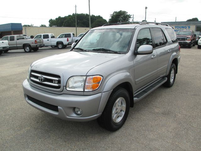 Toyota Sequoia 2002 photo 1