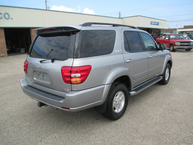 Toyota Sequoia 2002 photo 2