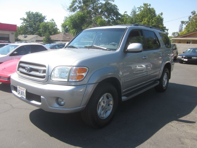 Toyota Sequoia 2002 photo 2