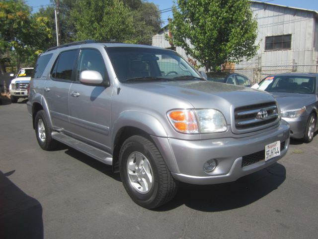 Toyota Sequoia 2002 photo 4