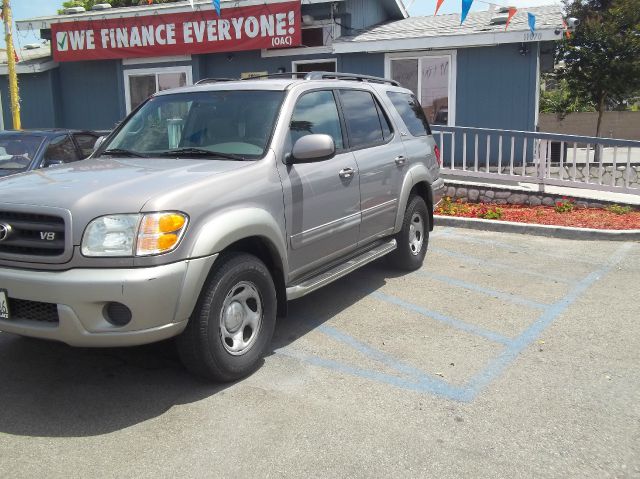 Toyota Sequoia 2002 photo 2