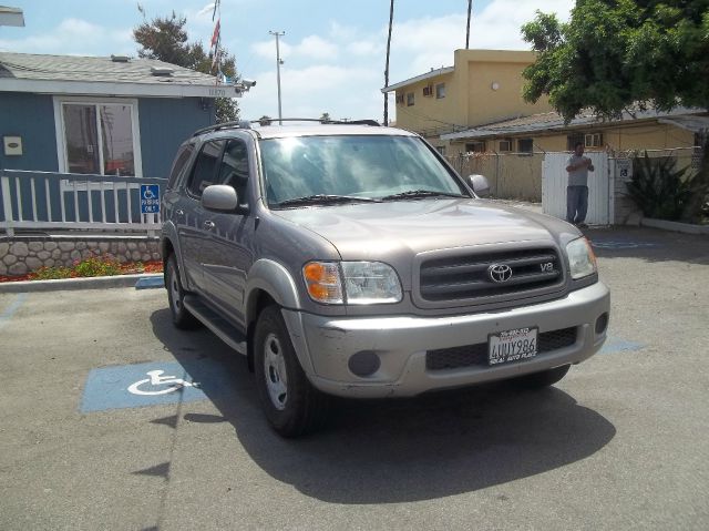 Toyota Sequoia 2002 photo 3