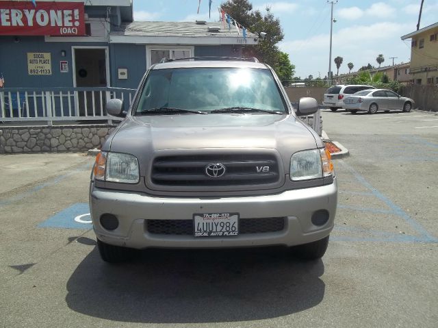 Toyota Sequoia 2002 photo 4