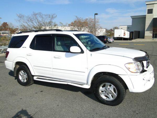 Toyota Sequoia 2002 photo 2