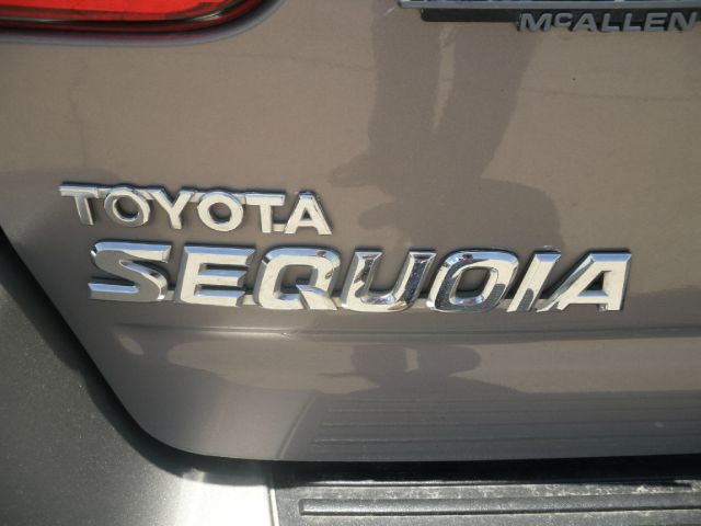 Toyota Sequoia 2002 photo 12