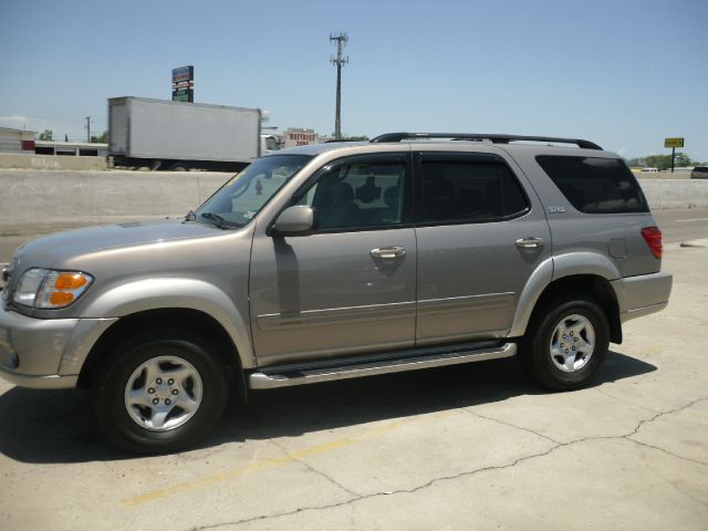 Toyota Sequoia 2002 photo 19