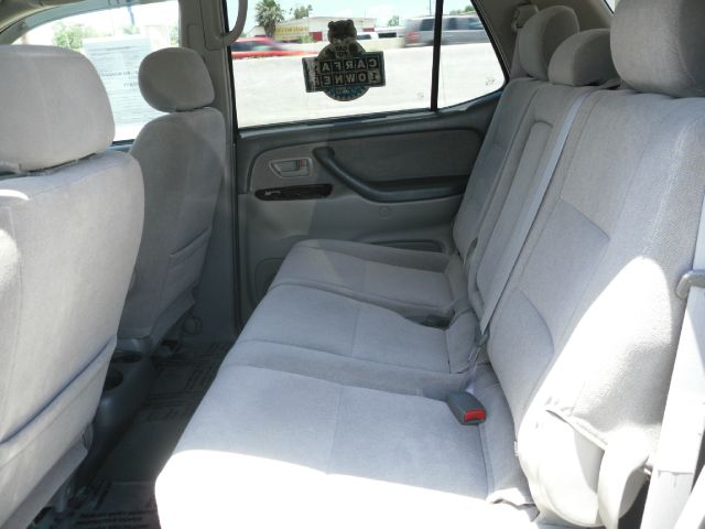 Toyota Sequoia 2002 photo 6