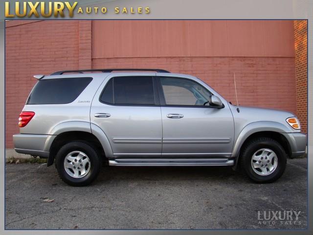 Toyota Sequoia 2002 photo 1