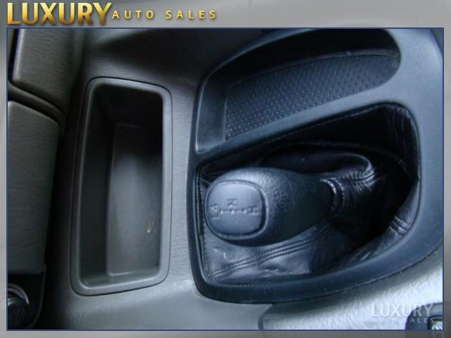 Toyota Sequoia 2002 photo 3