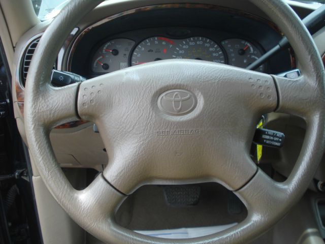 Toyota Sequoia 2002 photo 15