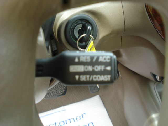 Toyota Sequoia 2002 photo 19