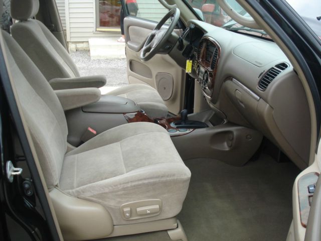 Toyota Sequoia 2002 photo 26