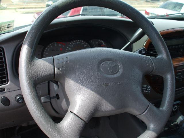 Toyota Sequoia 2002 photo 0