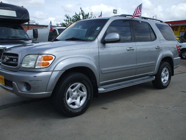 Toyota Sequoia 2002 photo 3