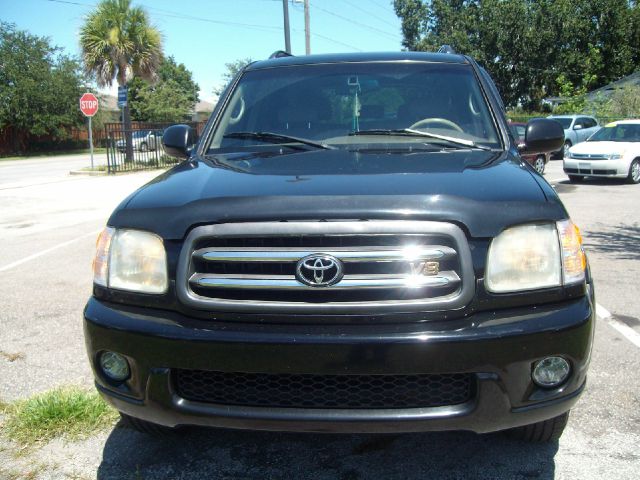 Toyota Sequoia 2002 photo 2