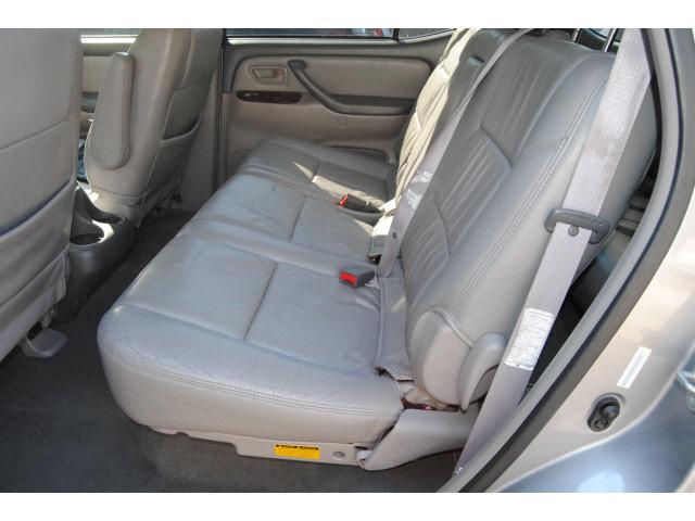 Toyota Sequoia 2002 photo 5