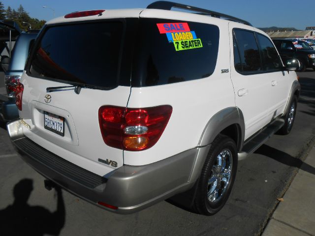 Toyota Sequoia 2002 photo 1