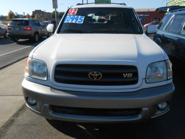 Toyota Sequoia 2002 photo 2