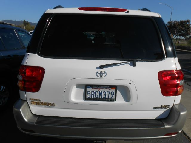 Toyota Sequoia 2002 photo 4