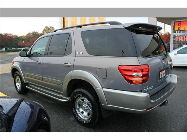 Toyota Sequoia 2002 photo 3