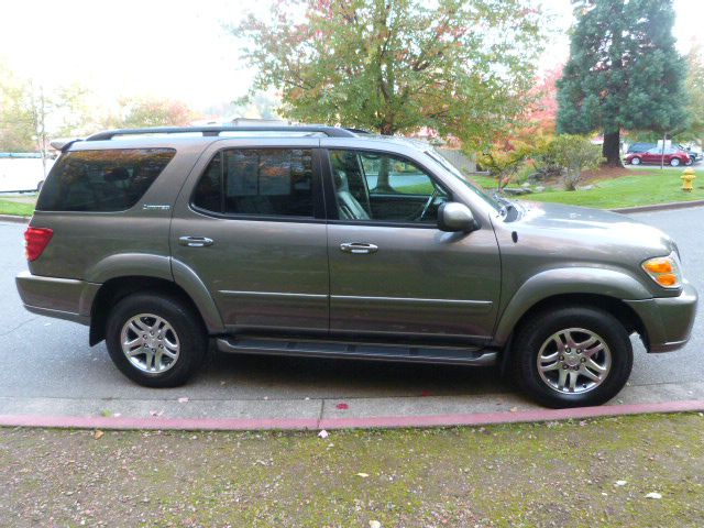 Toyota Sequoia 2003 photo 2